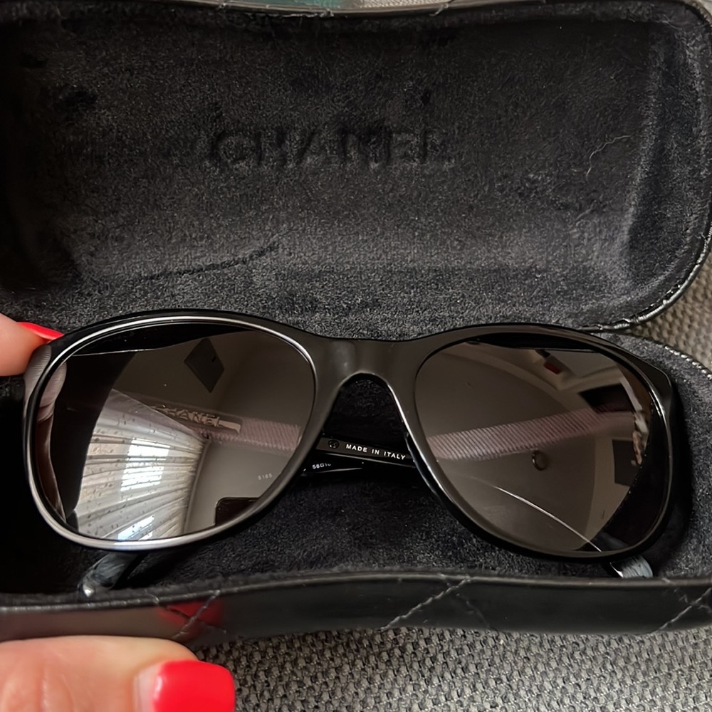 Brand New Chanel 5185 c.501/3C Black Sunglasses Silver Metallic Arms